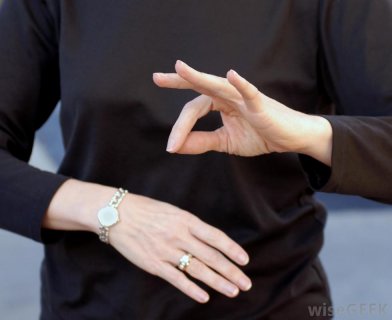 Sign-language-interpreter.jpg